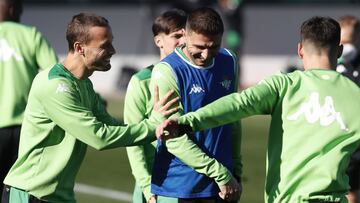 Joaquín, junto a Canales.