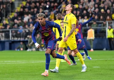 Lamine Yamal celebra el 0-2 al Villarreal. 