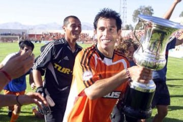 Luis Fuentes llegó a Cobreloa en el 1999 tras iniciarse en Coquimbo Unido. Jugó hasta el 2008 y sumó tres primeros lugares en el campeonato nacional.