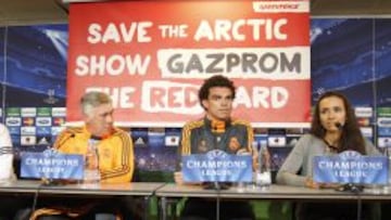 Greenpeace ‘se coló’ por sorpresa entre Ancelotti y Pepe