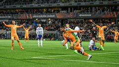 Willian José, ante el Helsinki.