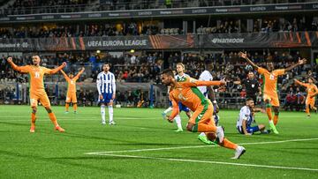 Willian José, ante el Helsinki.