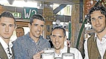 <b>PODER GERMANO. </b>Klose, el ex muniqués Makaay, Ribery y Luca Toni saben de la importancia del 'oktoberfest' para el Bayern.