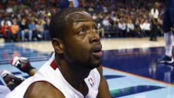Wade es suspendido por un partido y Howard multado