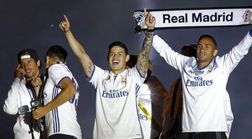 La primer Liga de James llegó en 2017. En esa temporada jugó 22 partidos y marcó ocho goles. Después de este título salió rumbo a Bayern Múnich.