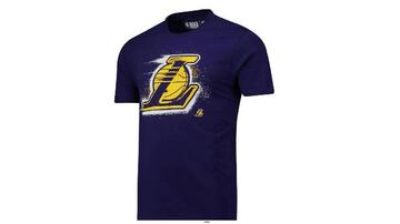 Esta camiseta Oficial de los Lakers es imprescindible para todo fan