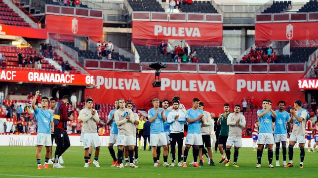 El Granada instala las gradas supletorias