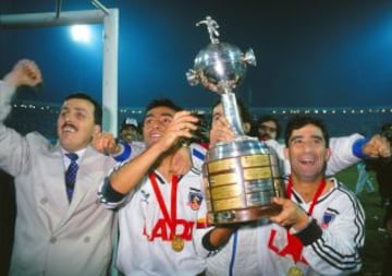 Colo Colo se corona campeón tras vencer por 3-0 en la final de vuelta a Olimpia de Paraguay.