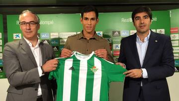 Mandi, presentado con el Betis: "Aspiro a ser un líder, pero ahora debo adaptarme".