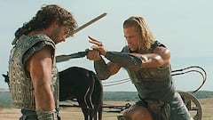 Ni dobles ni armas falsas: Brad Pitt y Eric Bana apostaron en un combate sin dobles en ‘Troya’ y salió un claro ganador