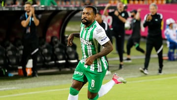 Dorlan Pabón en un partido de Atlético Nacional.