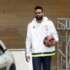 Jeff Taylor, casi a punto y Lima llegará al Madrid en enero