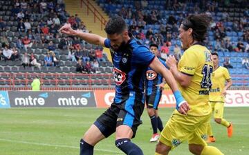 El defensor tenía en su curriculum pasos por España y Ucrania, y hasta ahora no ha desentonado como reemplazo de Omar Merlo en Huachipato.