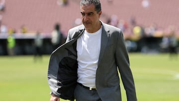 Soccer Football - FIFA Club World Cup - Group B - Atletico Madrid v Botafogo - Rose Bowl Stadium, Pasadena, California, U.S. - June 23, 2025 Botafogo coach Renato Paiva after the match IMAGN IMAGES via Reuters/Kiyoshi Mio