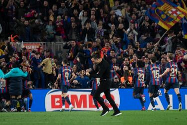 Xavi Hernández muestra su jubilo tras terminar el encuentro. Los azulgranas setencian LaLiga.