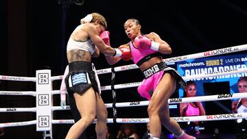 Christina Linardatou y Alycia Baumgardner en el ring.