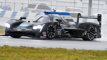 Fernando Alonso con el Cadillac 10 en Daytona. 