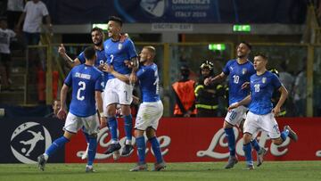 3-1. Lorenzo Pellegrini celebró el tercer gol.