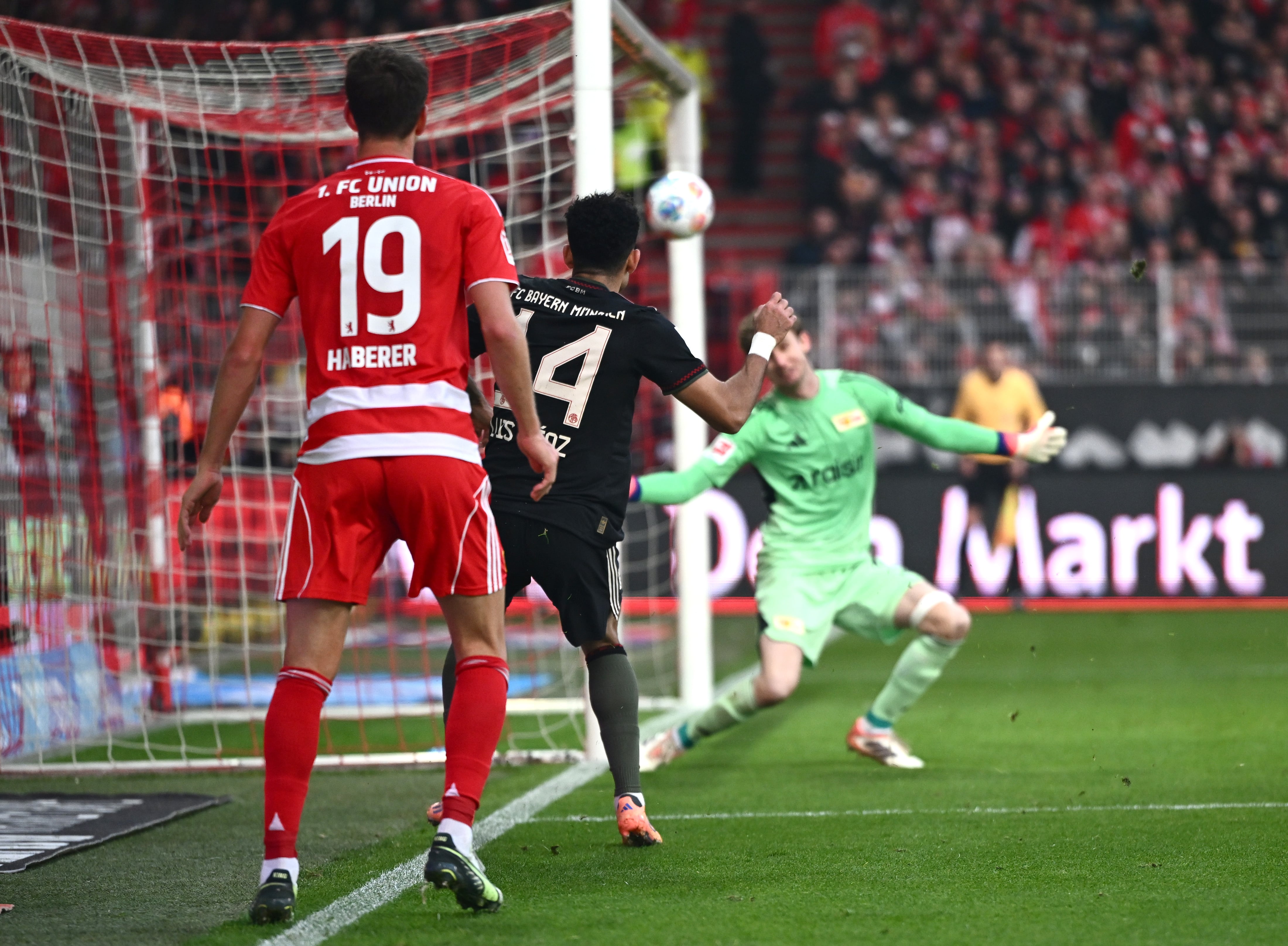 Luis Díaz y Harry Kane rescatan al Bayern ante Unión Berlín