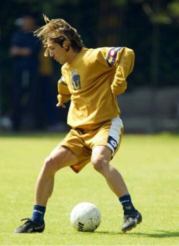 Bruno Marioni llegó al futbol mexicano proveniente del Tenerife de España para jugar con los Pumas de la UNAM en 2003.