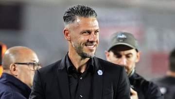 River Plate's coach Martin Demichelis gestures before the Argentine Professional Football League Tournament 2023 match against Platense at El Monumental stadium in Buenos Aires, on May 21, 2023. (Photo by ALEJANDRO PAGNI / AFP)