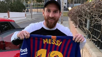 Lionel Messi don&oacute; su camiseta la Fundaci&oacute;n Falcao