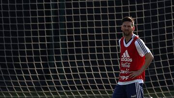 B24. SANT JOAN D&#039;ESPI (BARCELONA), 01/06/2018.- El jugador de la selecci&oacute;n argentina de f&uacute;tbol Leo Messi durante el entrenamiento que el combinado albiceleste ha realizado en la ciudad deportiva del FC Barcelona donde se preparan para s