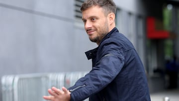 ATLANTA, GEORGIA - JUNE 19: Martin Anselmi, Head Coach of FC Porto, arrives at the stadium prior to the FIFA Club World Cup 2025 group A match between Internacional CF Miami and FC Porto at Mercedes-Benz Stadium on June 19, 2025 in Atlanta, Georgia. Alex Grimm/Getty Images/AFP (Photo by ALEX GRIMM / GETTY IMAGES NORTH AMERICA / Getty Images via AFP)