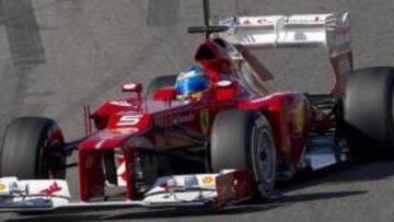 Rosberg el más rápido, Alonso sigue tomando datos