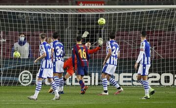 1-1. Remiro en el primer gol de Jordi Alba.