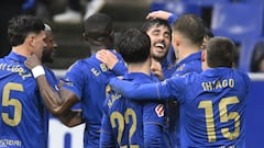 El Oviedo se agarra a Primera: victoria merecida ante el Valencia