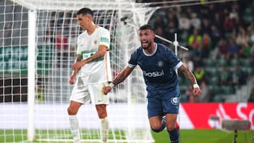 ELCHE, SPAIN - NOVEMBER 08: Valentin Castellanos of Girona FC celebrates after scoring their team's second goal during the LaLiga Santander match between Elche CF and Girona FC at Estadio Manuel Martinez Valero on November 08, 2022 in Elche, Spain. (Photo by Aitor Alcalde/Getty Images)