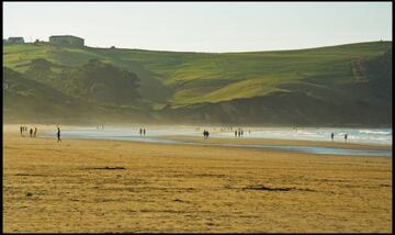 Playa de Oyambre. Foto: Guillén Pérez (Flickr)