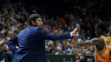 VALENCIA, SPAIN - NOVEMBER 11: Alex Mumbrú, Head Coach of Valencia Basket in action during the 2022/2023 Turkish Airlines EuroLeague Regular Season Round 7 match between Valencia Basket and AS Monaco at La Fonteta on November 11, 2022 in Valencia, Spain. (Photo by Juan Navarro/Euroleague Basketball via Getty Images)