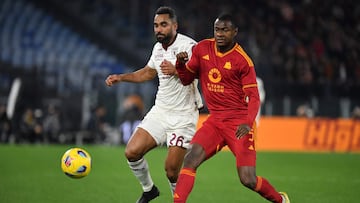 Torino's Ivorian defender #26 Koffi Djidji fights for the ball with Roma's French defender #05 Obite Evan Ndicka during the Italian Serie A football match between AS Roma and Torino on February 26, 2024 at the Olympic stadium in Rome. (Photo by Tiziana FABI / AFP)