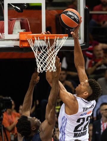 Walter Tavares, con 39 de de valoración, decisivo en la victoria blanca. El Real Madrid gana 66-78 al Barcelona y se mete en la final.