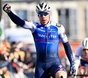 Resumen y resultado de la París-Niza: etapa 2 | Jakobsen vuela ante Van Aert