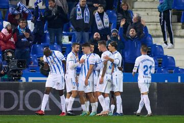 Los jugadores del Leganés celebran el 2-1 al Zaragoza.