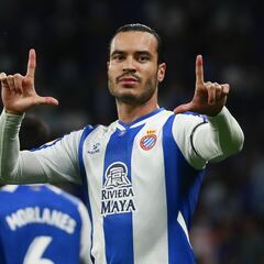 Raúl de Tomás libera al Espanyol y empuja al pozo al Alavés