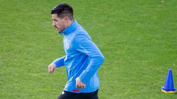 Yuri Berchiche ya maneja balón en Lezama.