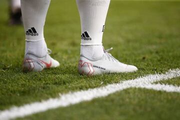 Modric's boots with the names of his wife Vanja and daughter Sofia.