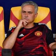 Mourinho: "El árbitro rindió un homenaje a Cristiano"