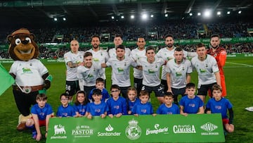 Once inicial del Racing frente al Huesca.