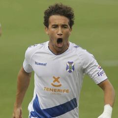 Primer doblete de Luis Milla