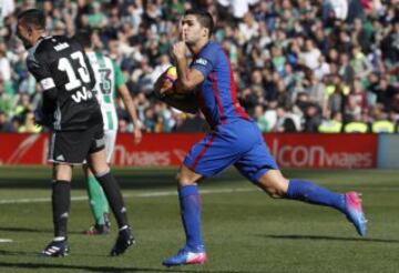 Luis Suárez consigue empatar: 1-1 en el Benito Villamarín..
