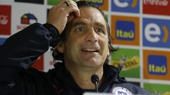 Pizzi defendió su opción de marginar a Valdivia de La Roja