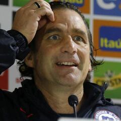 Pizzi defendió su opción de marginar a Valdivia de La Roja