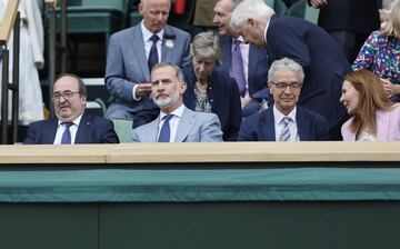 El rey de España Felipe VI junto al ministro de Cultura y Deporte Miquel Iceta.