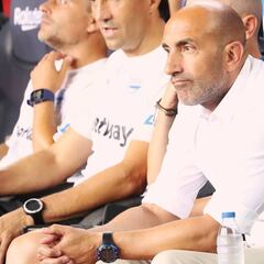 El Alavés, en busca de jugadores cedidos: Mayoral, Alcácer...