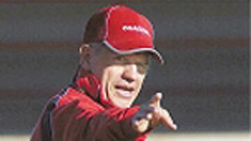 Aguirre quiere refuerzos.